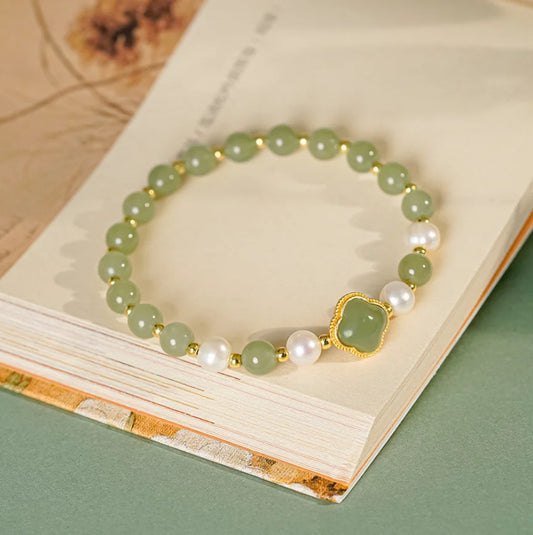 Bracelet de Jade Hetian Naturel en Quatre Feuilles de la Fortune Orientale avec Perles et Corde Réglable